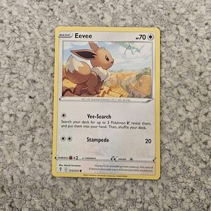 POKEMON TCG Card Eevee Evolving Skies 125/203